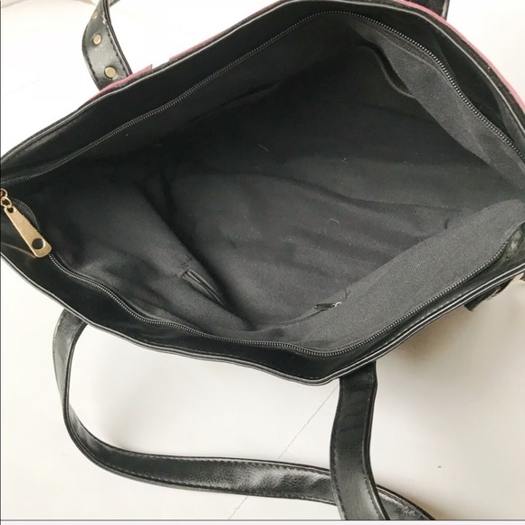 3/$20 Black And White Mosaic Stitch Purse - Picture 6 of 8